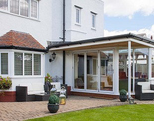 Extension with flat roof, extension with rubber roof