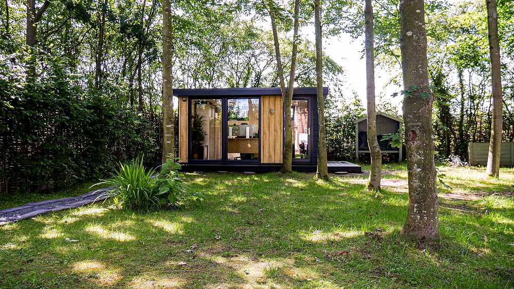 Garden room, home office in woodland