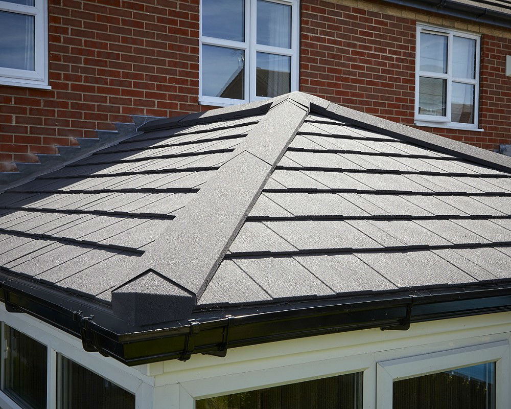 Solid roof for conservatory